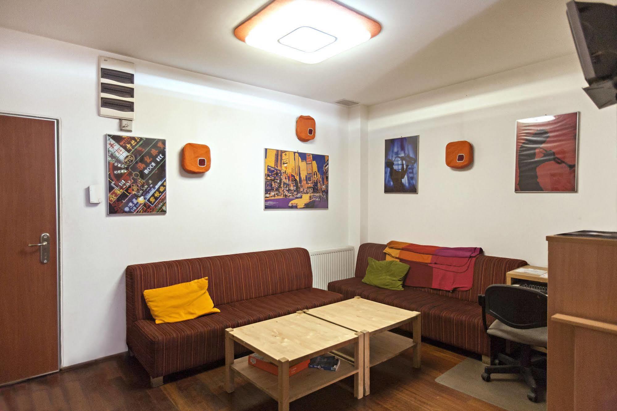 Broadway Hostel Budapest Exterior photo