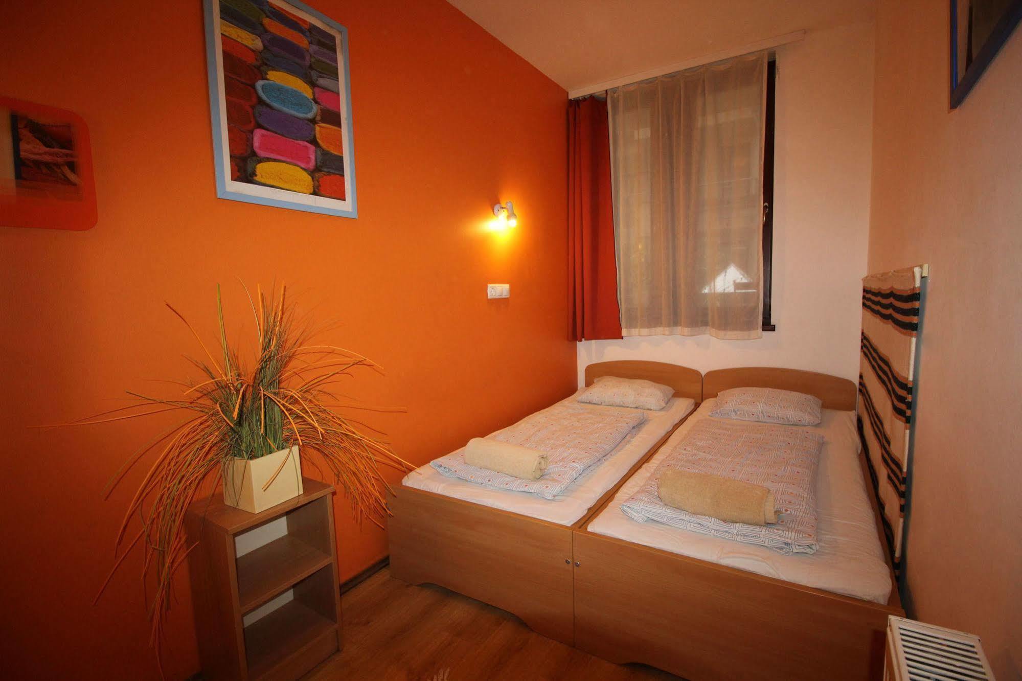 Broadway Hostel Budapest Exterior photo