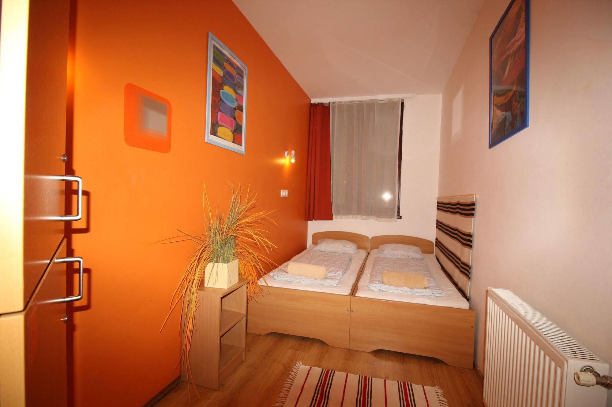 Broadway Hostel Budapest Exterior photo
