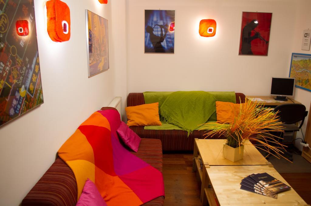 Broadway Hostel Budapest Exterior photo